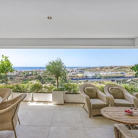 Lejlighed Luxury 3br - Sea Views, Terrace, Garage