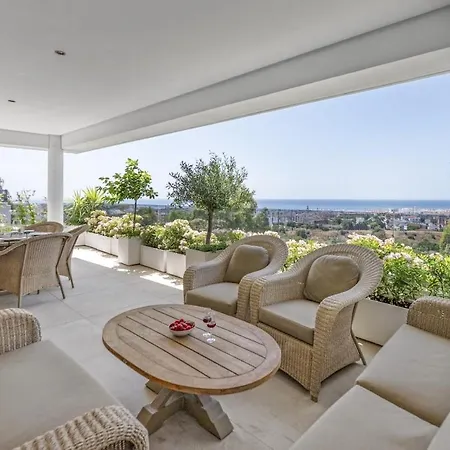 Luxury 3br - Sea Views, Terrace, Garage Lejlighed