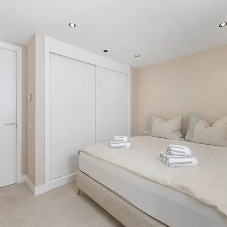Luxury 3br - Sea Views, Terrace, Garage * Estepona