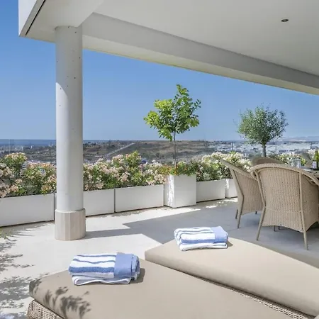 Luxury 3br - Sea Views, Terrace, Garage *