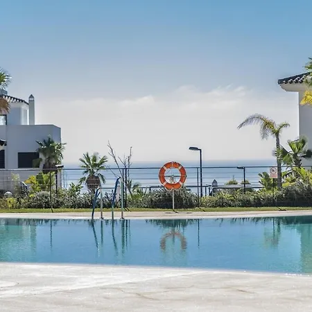 Luxury 3br - Sea Views, Terrace, Garage *